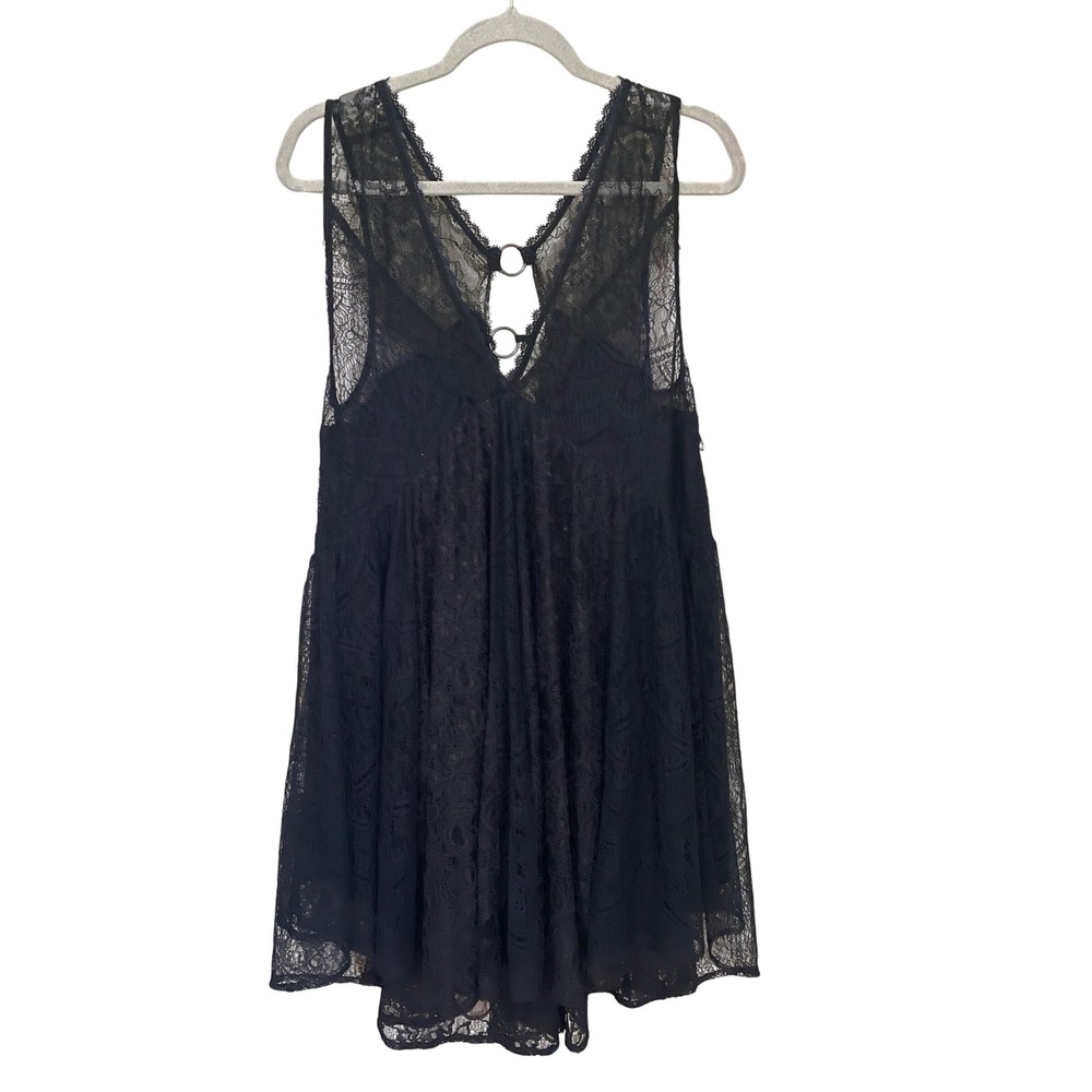 Cinq a Sept Size 6 Navy Blue Lace Mini Dress V-Neck Ring Detail NEW Cocktail